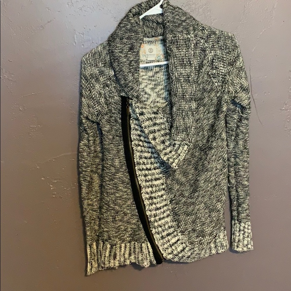 Element zip up
